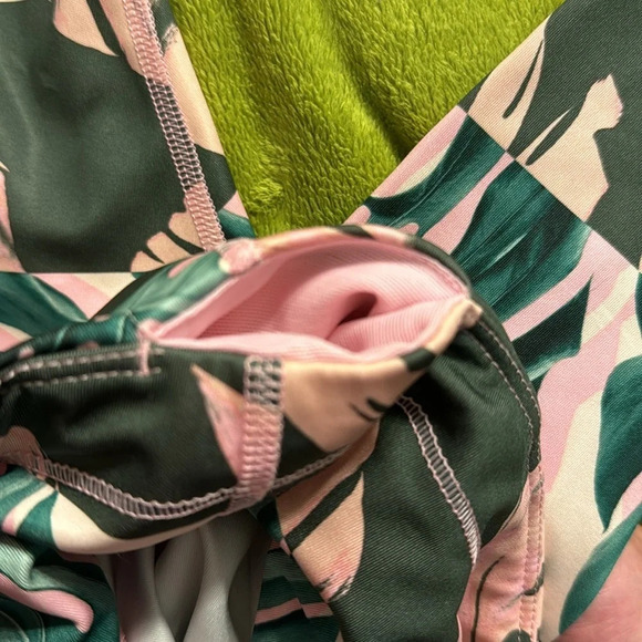 Nike Dri-Fit Women's Printed Botanical Fast Crop Running Legging Sz Small - Picture 7 of 9